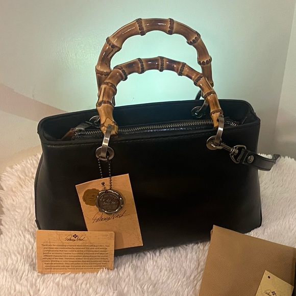 Patricia Nash Angela Satchel plus wallet - Picture 4 of 13
